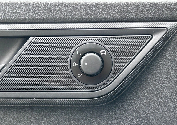 Skoda Fabia cena 39900 przebieg: 119370, rok produkcji 2018 z Książ Wielkopolski małe 407